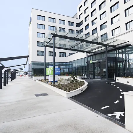 Hotel Express - Paris - Cdg Airport By Ihg 3*